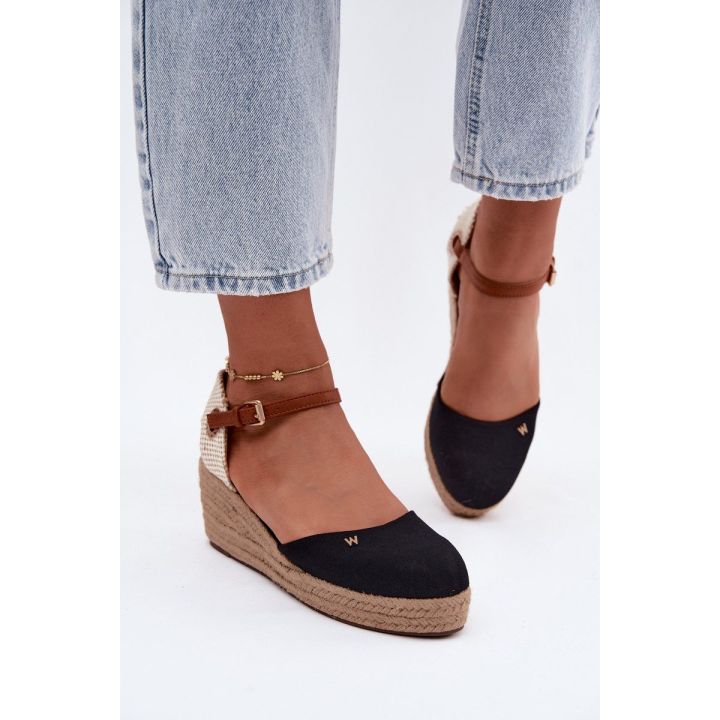 Juodos espadrilės basutės ant platformos Wrangler