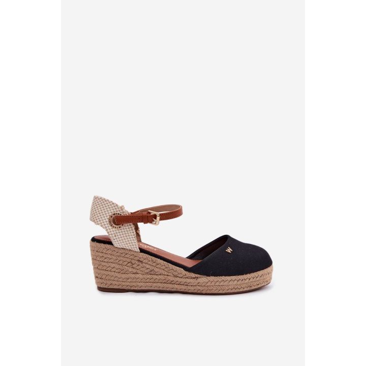 Juodos espadrilės basutės ant platformos Wrangler