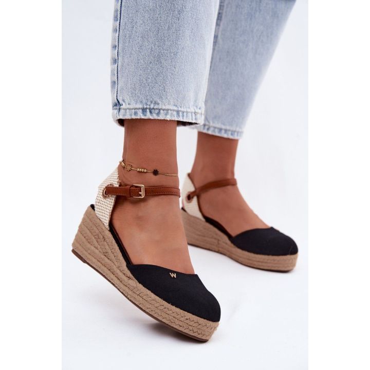 Juodos espadrilės basutės ant platformos Wrangler