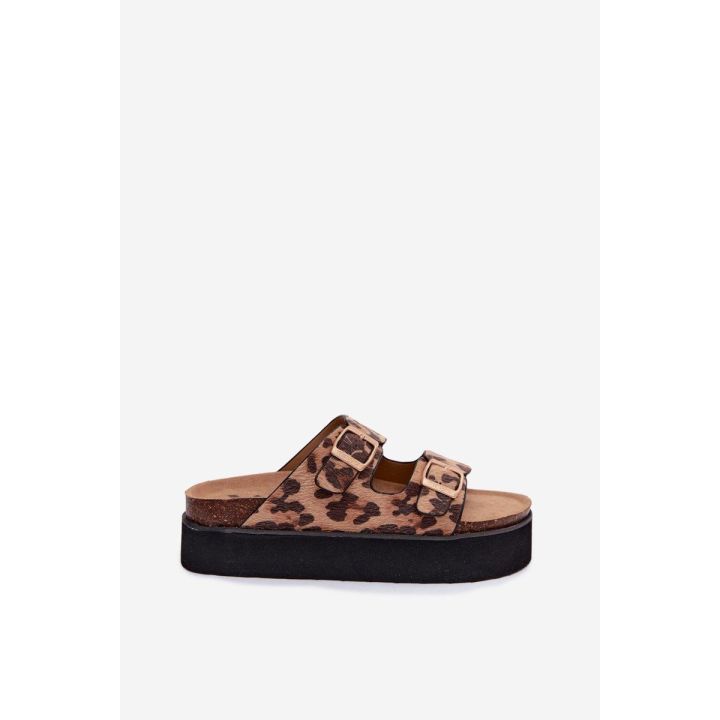 Moteriškos lakinės platforminės šlepetės su auksinėmis sagtelėmis Lee Cooper LCW-26-35-4459L, juodos