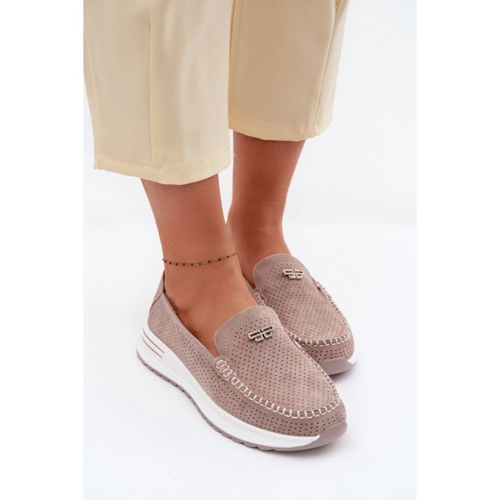 Smėlio spalvos moteriški mokasinai iš natūralaus zomšo