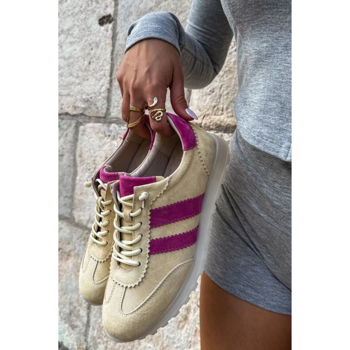 Moteriški sportbačiai iš zomšos Step in style