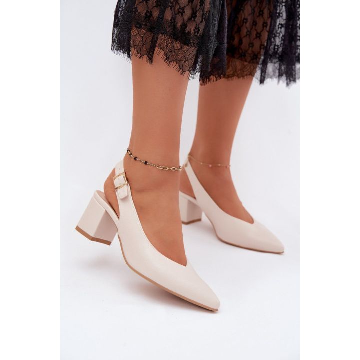 Kreminės spalvos basutės su kulnu Step in style