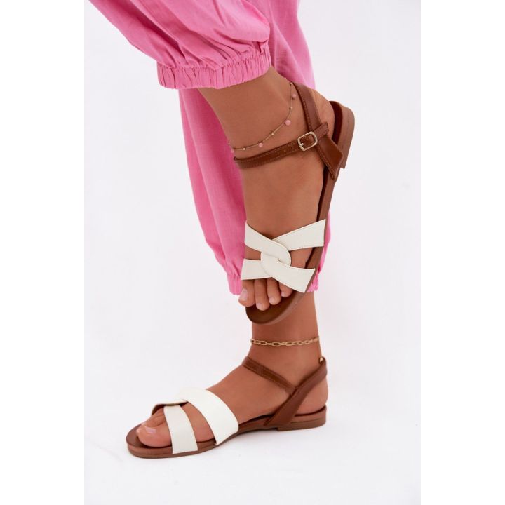 Rudos ir baltos basutės Step in style