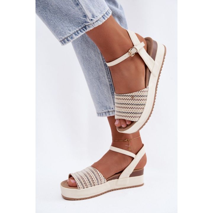 Aukštakulnės basutės su platforma Step in style