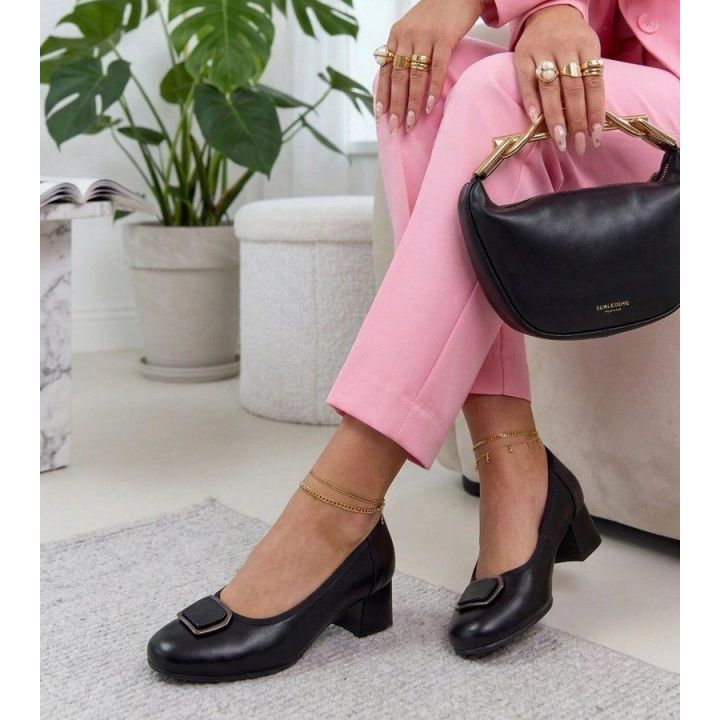 Moteriški juodi bateliai ant kulno su sagtimi Cambell