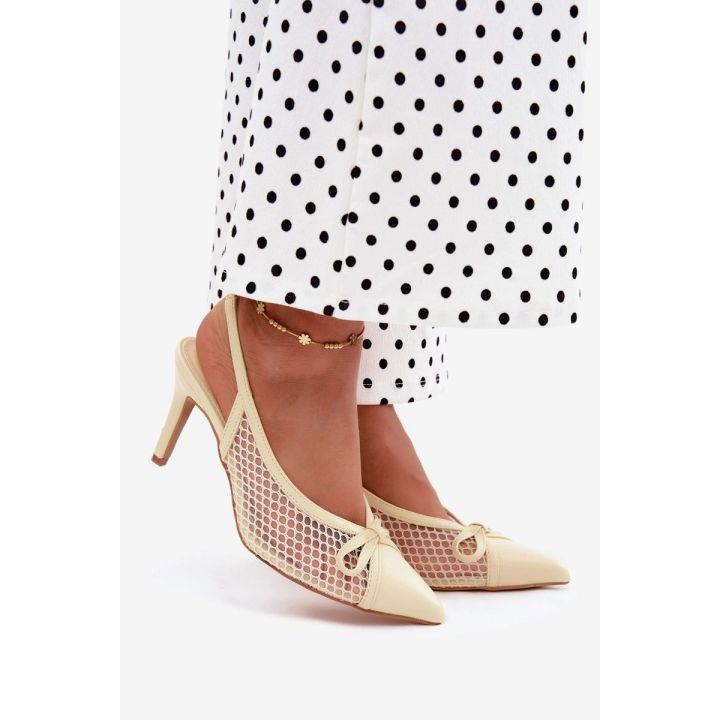 Aukštakulnės basutės su tinklelio intarpais ir kaspinu Step in style