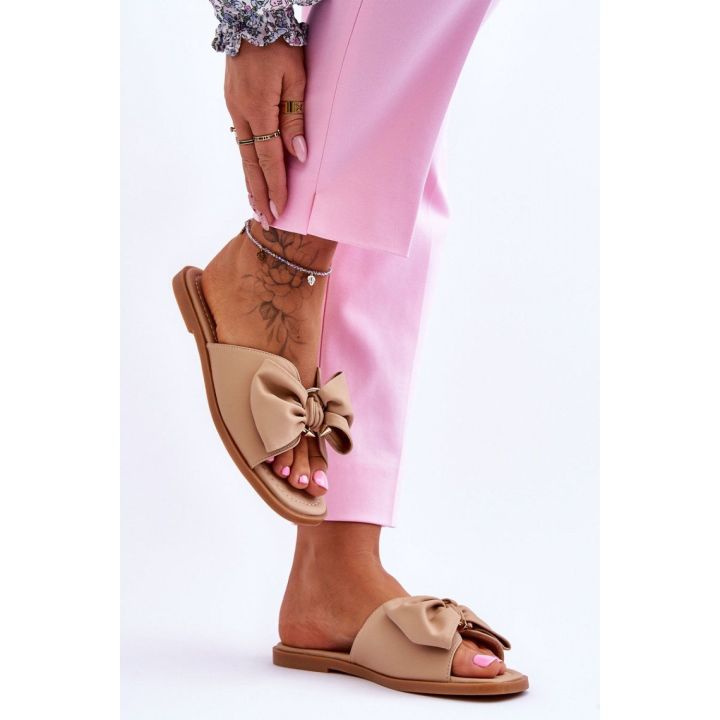 Moteriškos basutės su kaspinu Step in style