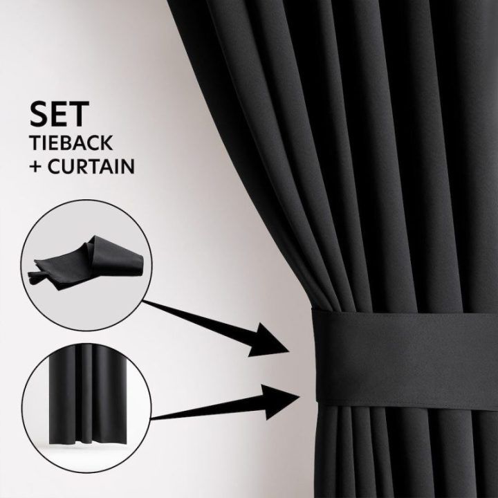 Juoda blackout užuolaida su klostėmis AmeliaHome 140 × 260 cm