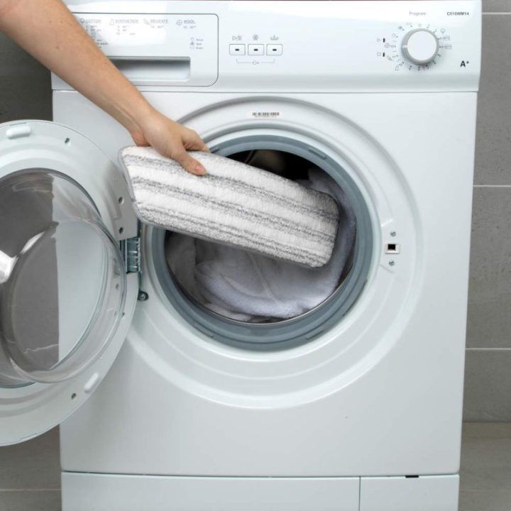 Beldray Anti-bac Pet Plus+ 2-in-1 purškiama šluota
