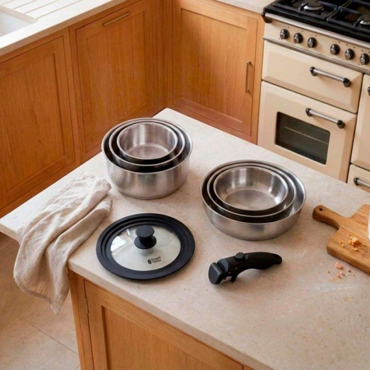 Russell Hobbs RH04041 8 dalių nerūdijančio plieno keptuvių rinkinys su Smart Clip