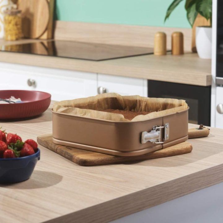 Russell Hobbs RH03792G Opulence kvadratinė springform kepimo forma 24 cm
