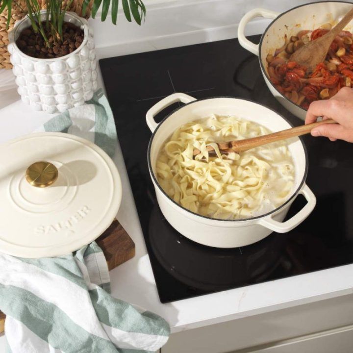 Salter Chester 3,4 l ketaus troškintuvas, 24 cm, kreminis