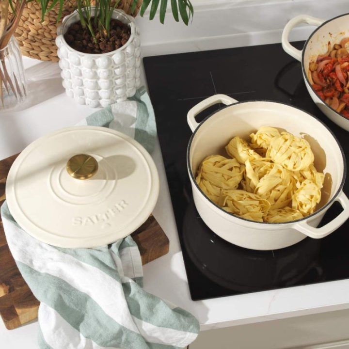 Salter Chester 3,4 l ketaus troškintuvas, 24 cm, kreminis