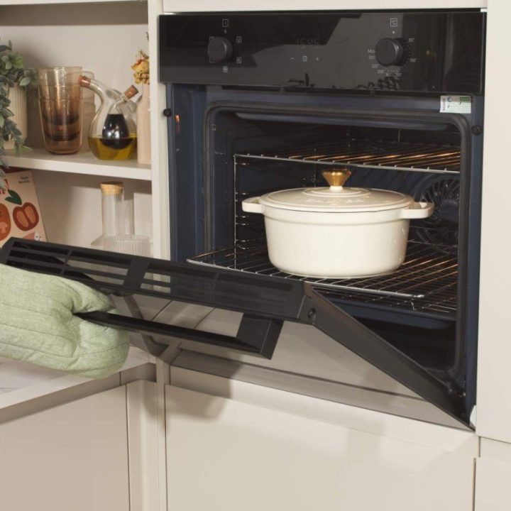 Salter Chester 3,4 l ketaus troškintuvas, 24 cm, kreminis