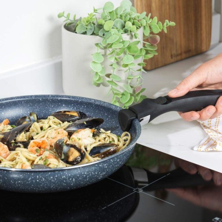 Russell Hobbs Nightfall Stone 4 dalių Smart Clip keptuvių rinkinys RH03293EU7