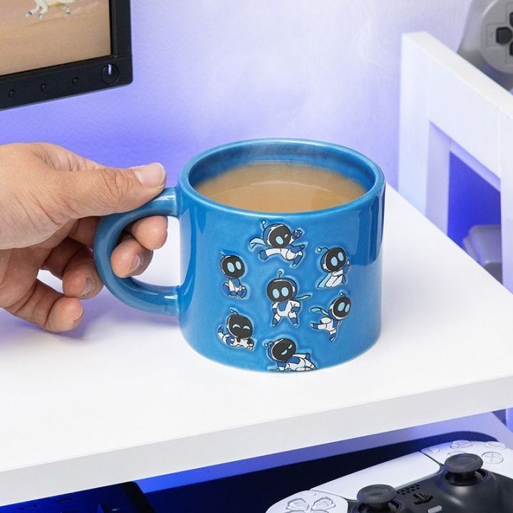 Paladone Astro Bot reljefinis puodelis 400 ml