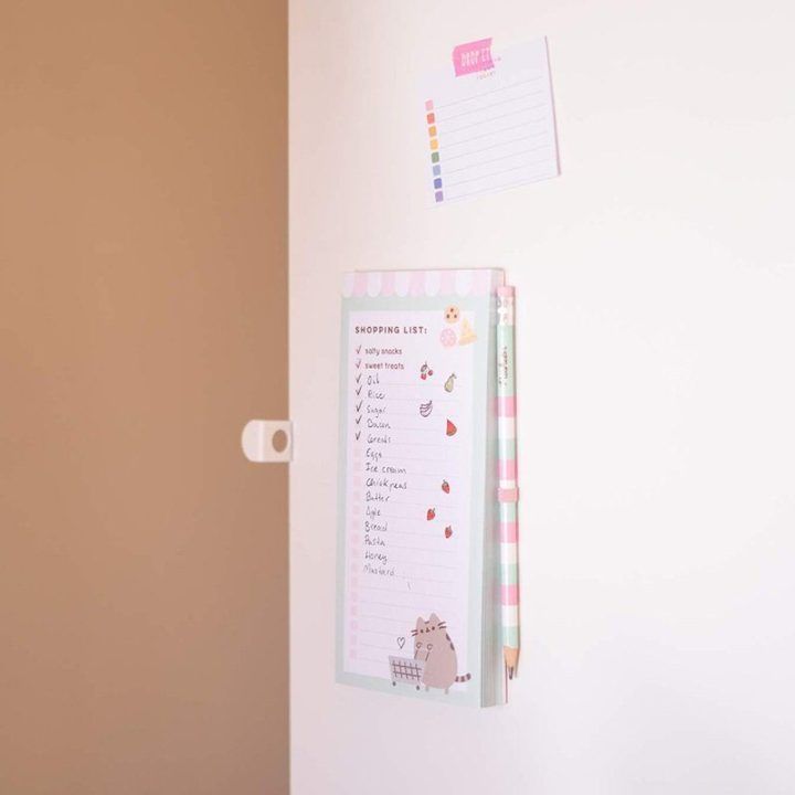 Pusheen magnetinis užrašų bloknotas 10 x 21 cm su pieštuku