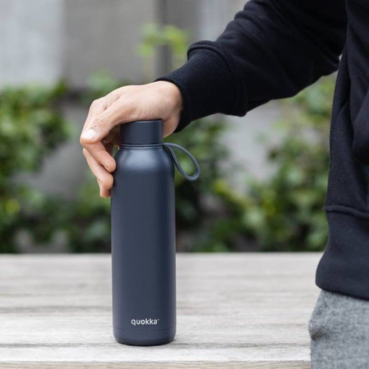 Nerūdijančio plieno gertuvė 630 ml Quokka Solid su dirželiu