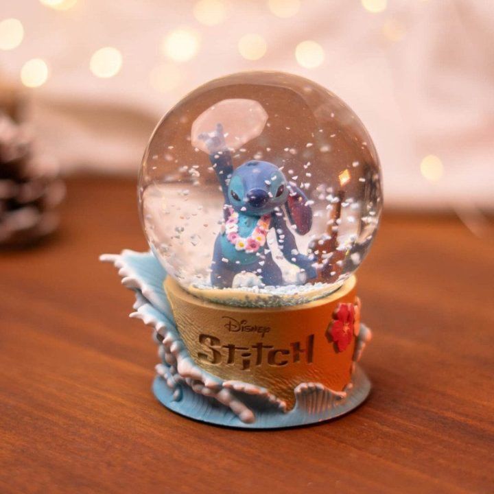 „Disney Stitch“ stiklinis sniego rutulys su dovanų dėžute