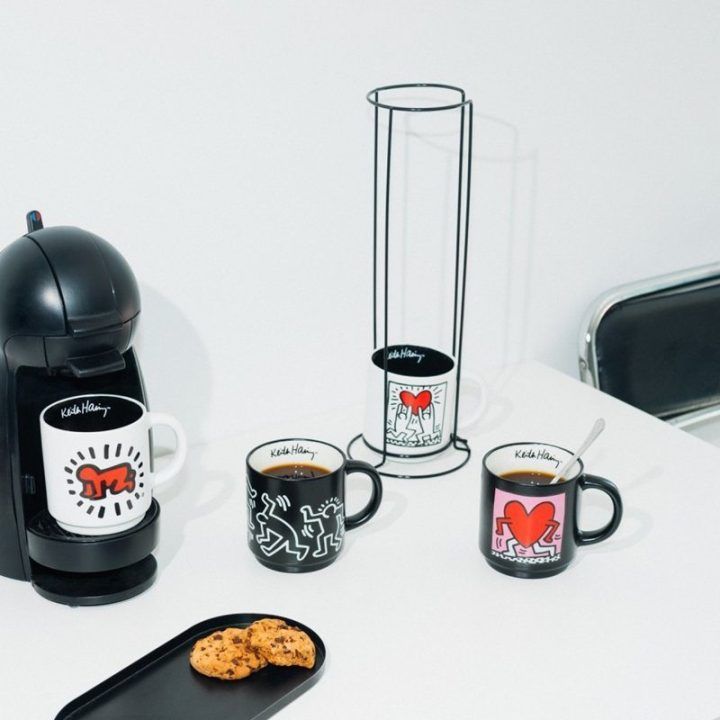 Keith Haring keraminių puodelių rinkinys su laikikliu, 300 ml