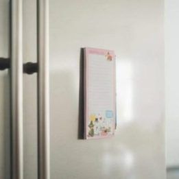 Moomin magnetinis užrašų bloknotas ant šaldytuvo su pieštuku, 10 × 21 cm