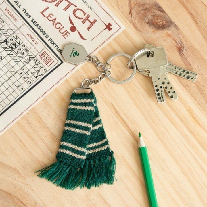 Harry Potter Slytherin raktų pakabukas su šaliku