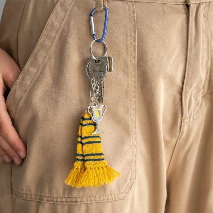 Harry Potter Hufflepuff raktų pakabukas su šaliku