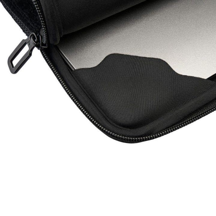 TUCANO Velluto 2 dėklas MacBook Air 13, juodas
