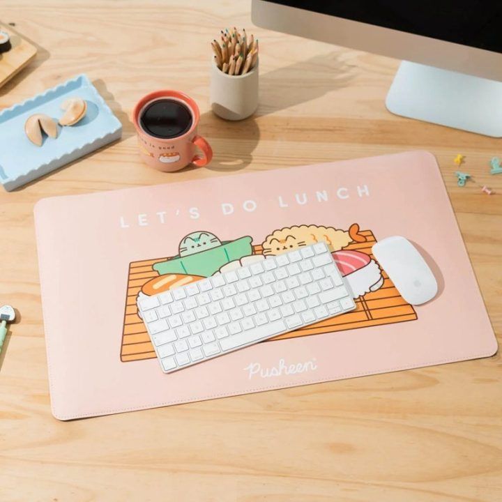 Pusheen PU odos stalo kilimėlis XXL, 60 × 35 cm