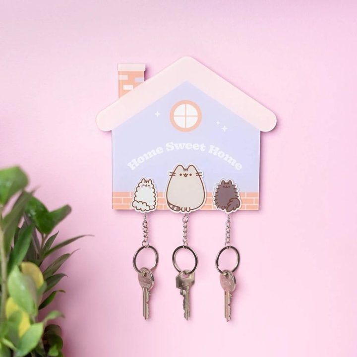 Pusheen magnetinė raktų kabykla su 3 pakabukais