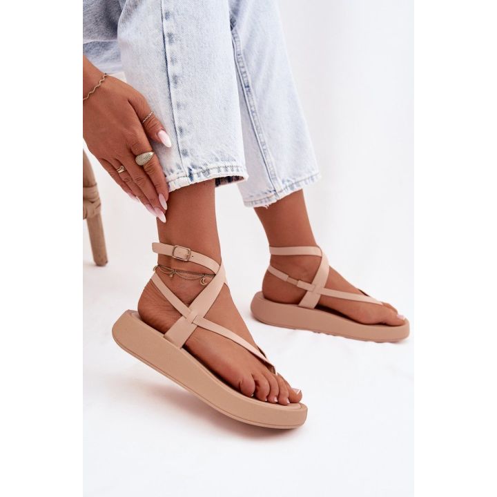 Moteriškos basutės su platforma ir dirželiais, smėlio spalvos