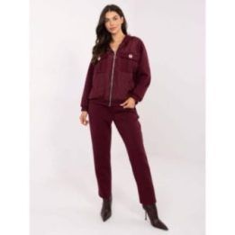 Striukė bordo spalvos – elegantiškas pasirinkimas