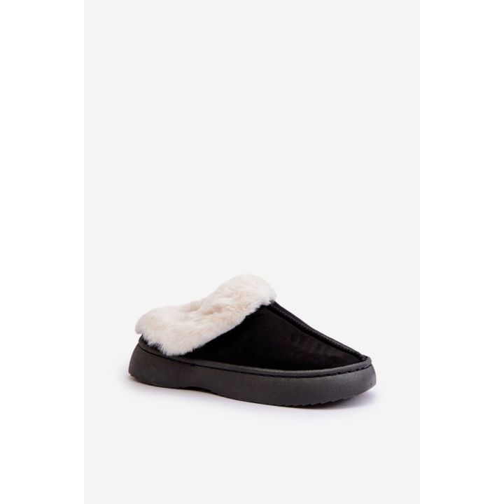 Juodos moteriškos šlepetės su kailiu Step in style