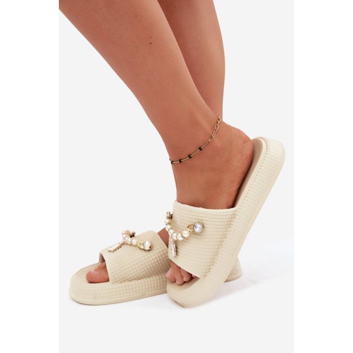 Kreminės platforminės basutės Step in style