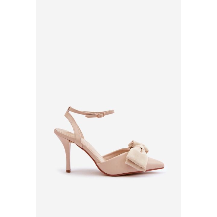Aukštakulnės basutės su kaspinu Step in style