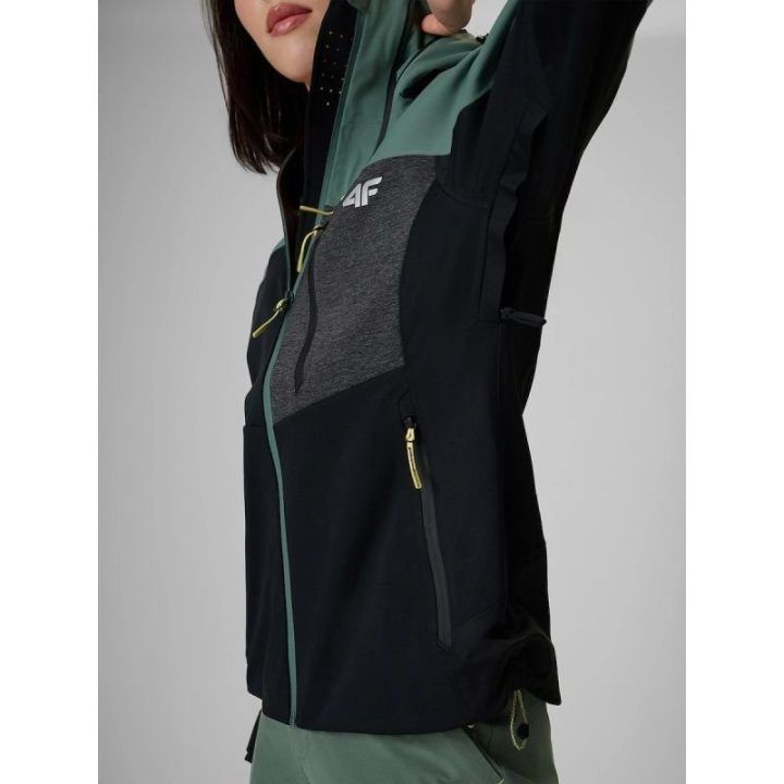 Moteriška softshell striukė 4F PRO NeoDry 10000, juoda ir žalsva