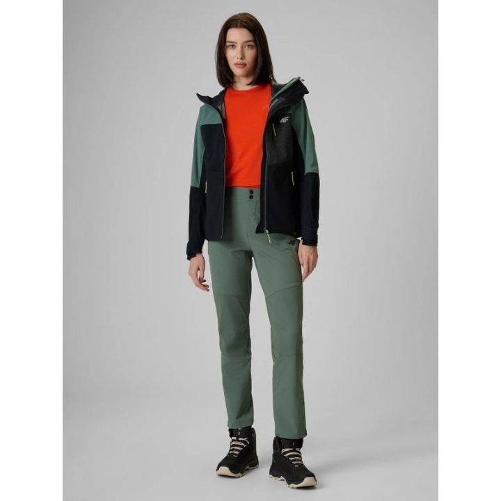 Moteriška softshell striukė 4F PRO NeoDry 10000, juoda ir žalsva