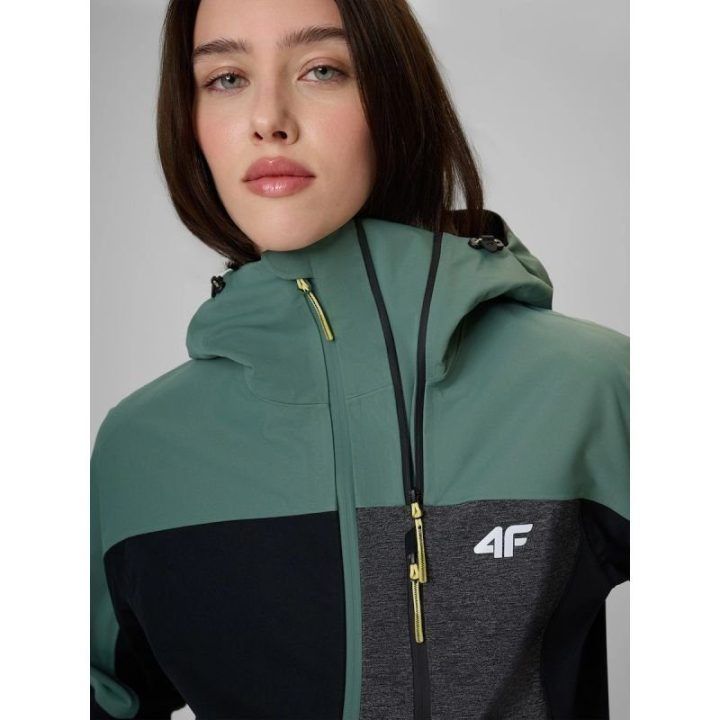 Moteriška softshell striukė 4F PRO NeoDry 10000, juoda ir žalsva
