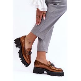 Aulinukai su platforma ir dekoratyvine sagtimi Step in style