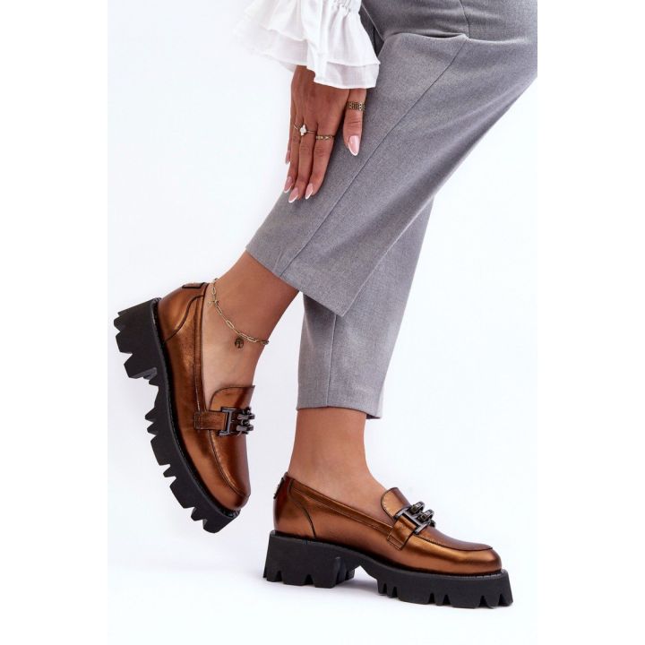 Aulinukai su platforma ir dekoratyvine sagtimi Step in style
