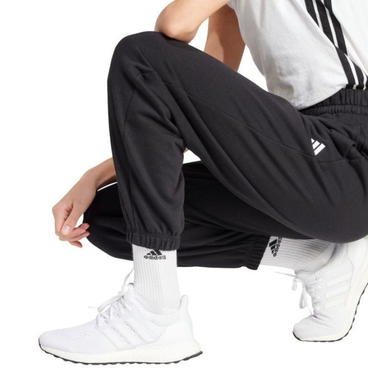 Moteriškos laisvalaikio kelnės adidas Essentials Small Logo, juodos