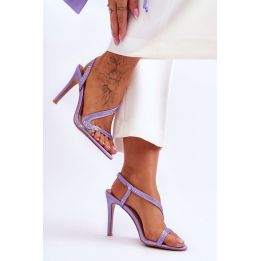 Alyvinės basutės su kulnu ir blizgiomis detalėmis Step in style
