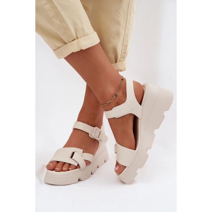 Kreminės basutės su platforma Step in style