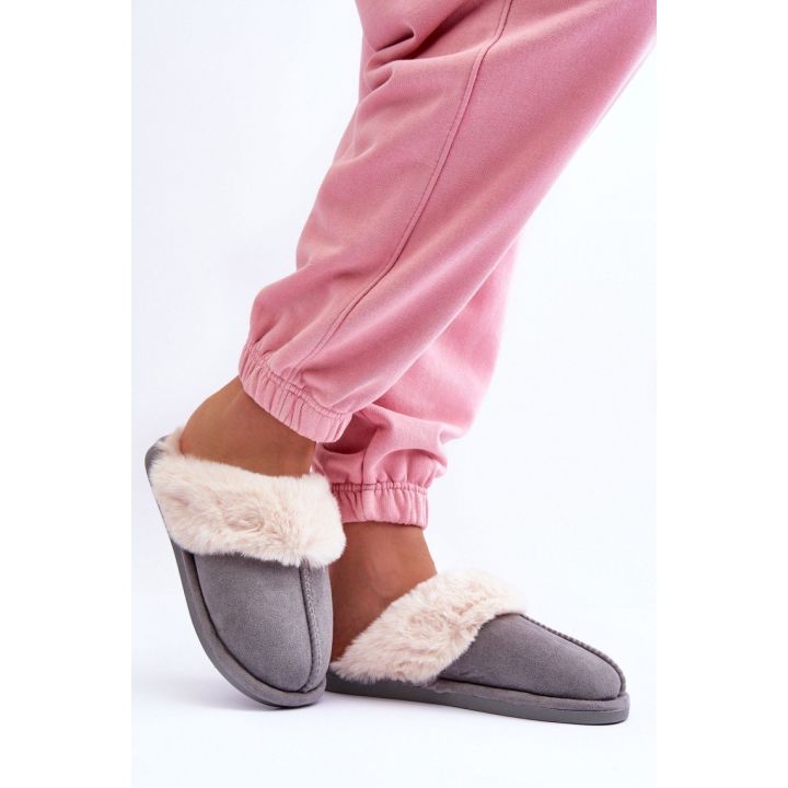 Pilkos moteriškos šlepetės su kailio apdaila Step in style