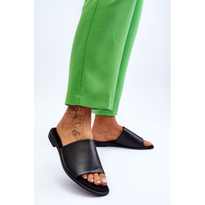 Juodos moteriškos šlepetės Step in style