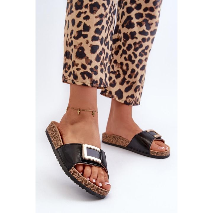 Juodos basutės su platforma ir sagtimi Step in style