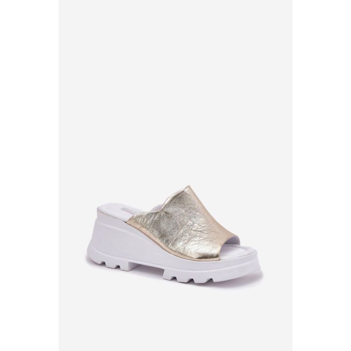 Aukso spalvos platforminės basutės Step in style