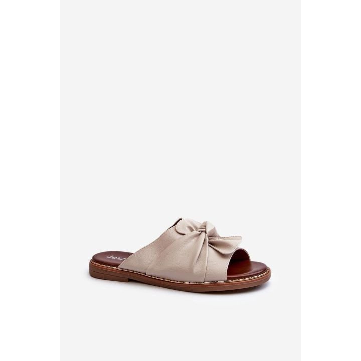 Smėlio spalvos basutės su kaspinu Step in style