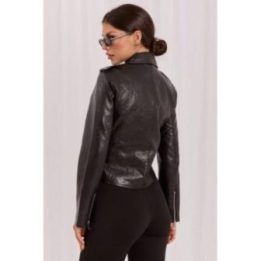 Juoda moteriška odos imitacijos striukė Italy Moda